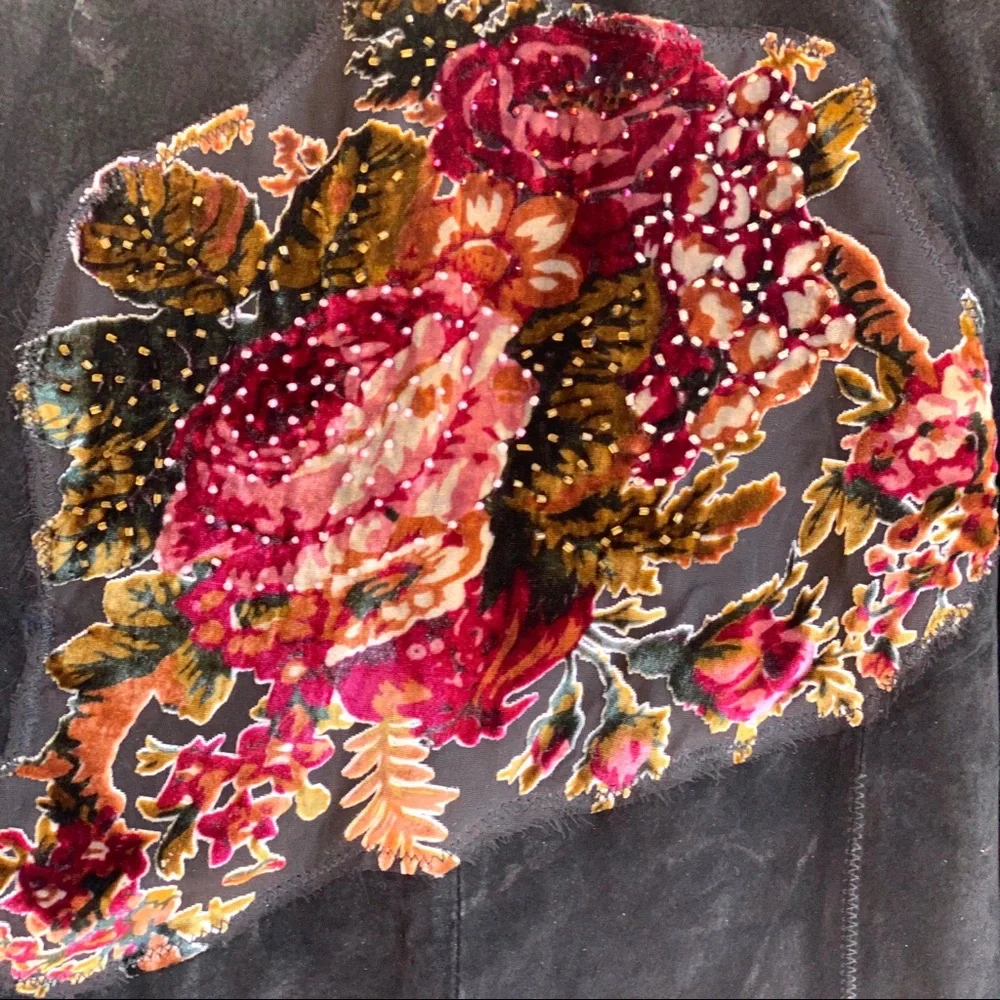 Maxima Black Floral Blazer - Picture 7 of 8